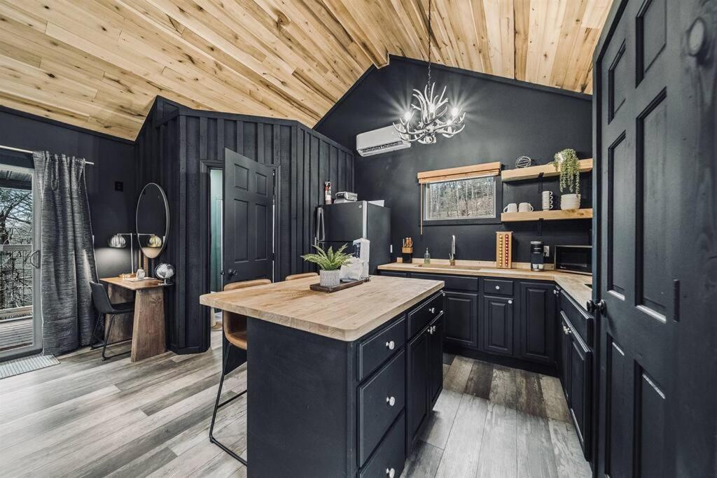 Honeymoon Couples Cabin Secluded, Hot Tub, Views Sevierville Eksteriør bilde